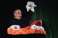 das Holzwurm Theater spielte "Manni Milchzahn" für Kinder und erwachsene Gäste